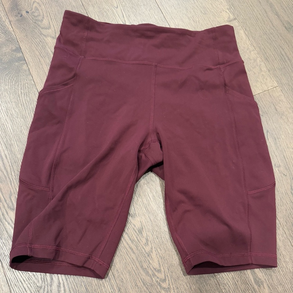 Lululemon High-Waist Women's Bike Shorts in Burgundy EUC